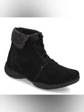 Clarks Black Ankle Boots with Gray Cuff 9.5M